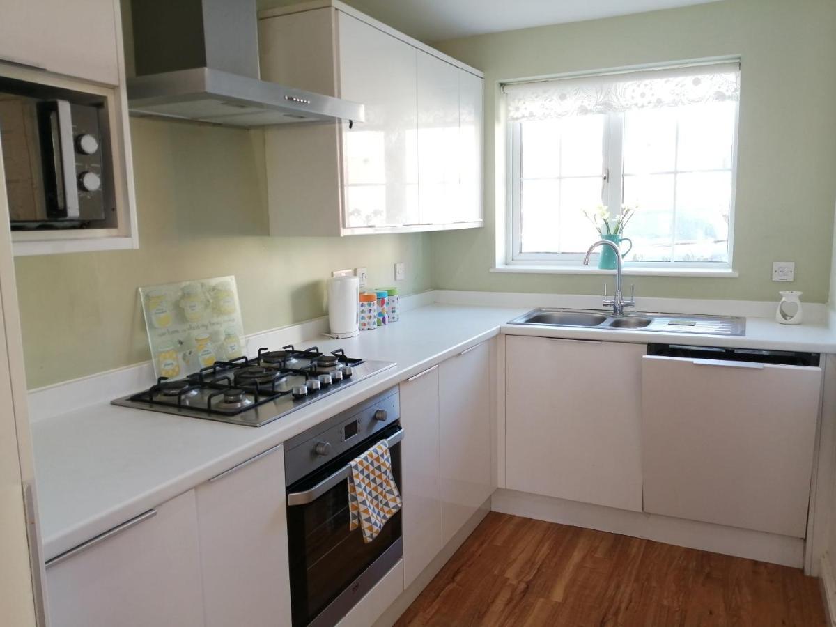 Spacious Townhouse With Sea Views Near Cardiff Barry Bagian luar foto