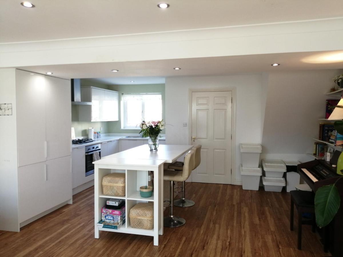 Spacious Townhouse With Sea Views Near Cardiff Barry Bagian luar foto