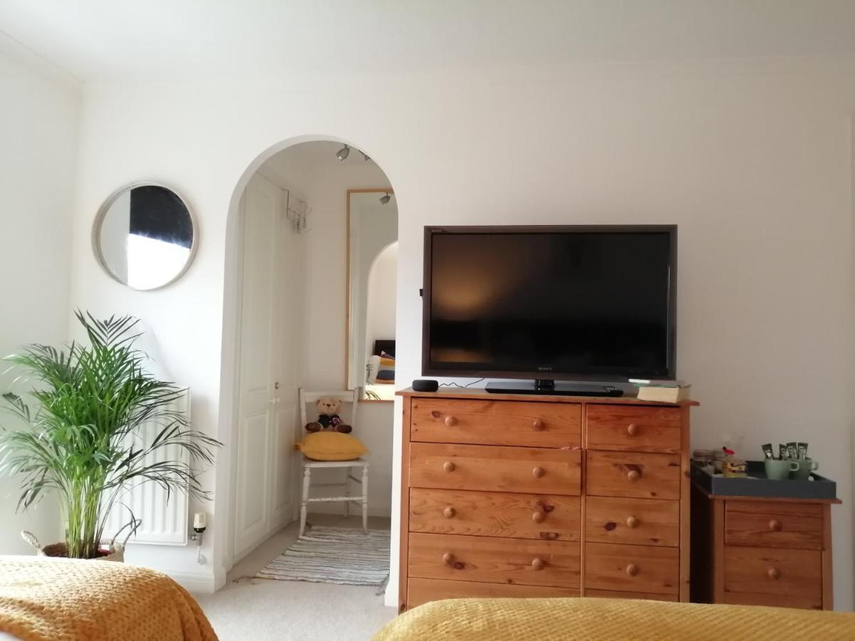 Spacious Townhouse With Sea Views Near Cardiff Barry Bagian luar foto