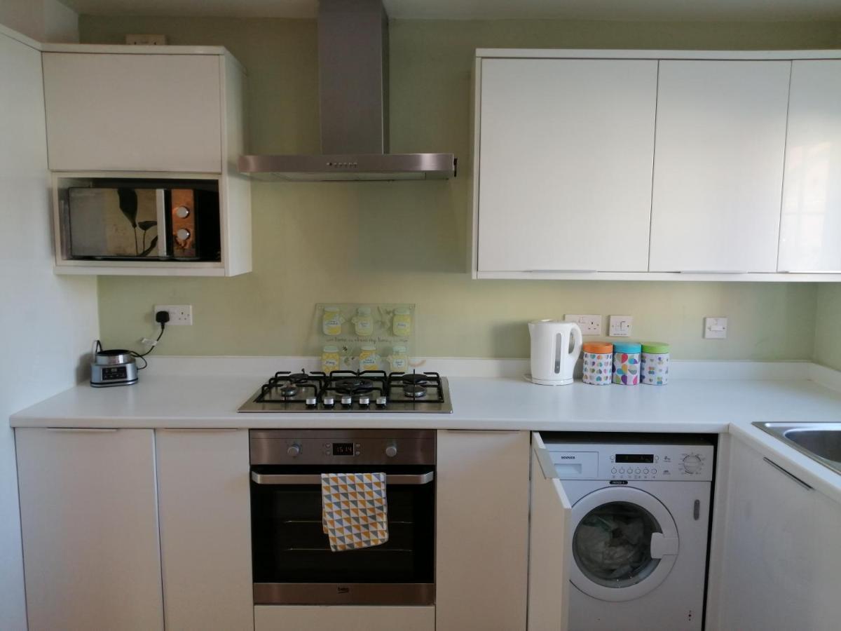 Spacious Townhouse With Sea Views Near Cardiff Barry Bagian luar foto