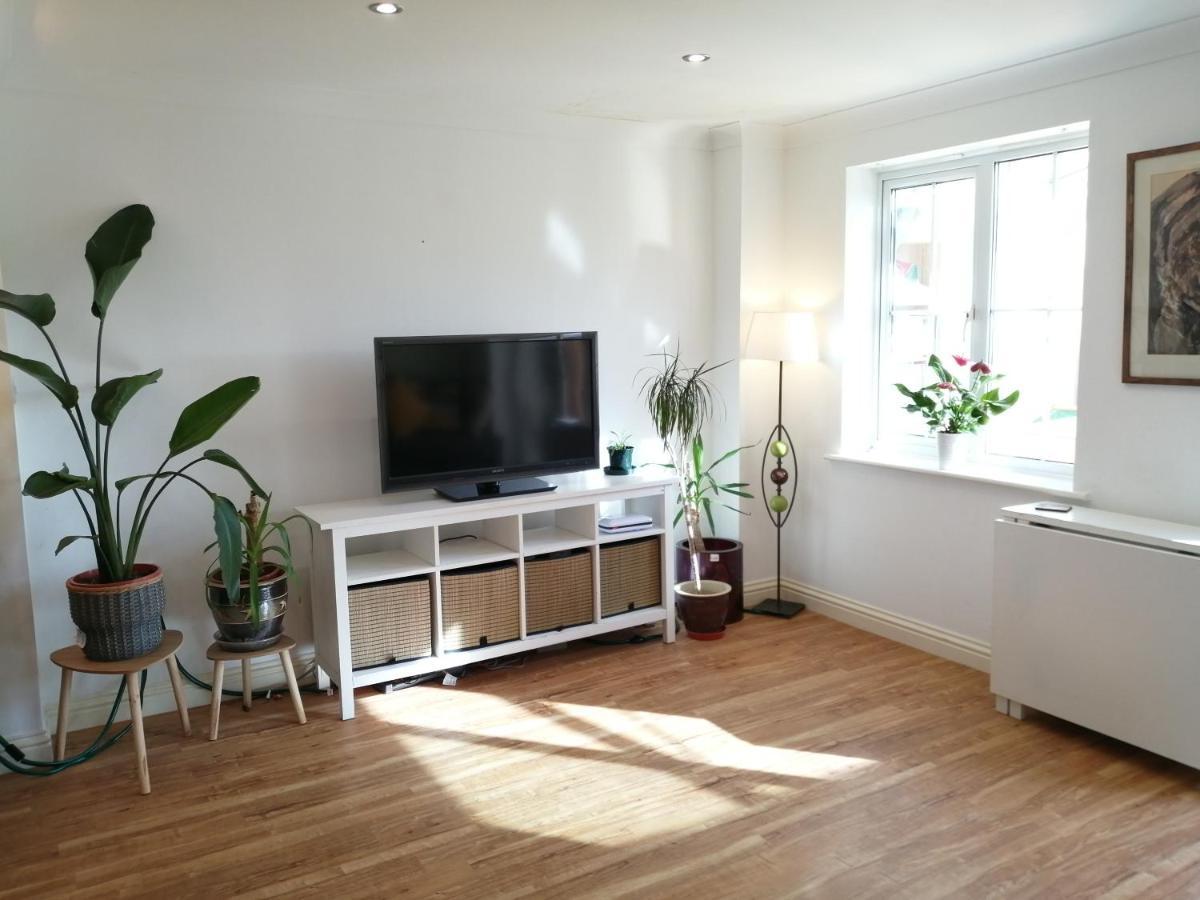 Spacious Townhouse With Sea Views Near Cardiff Barry Bagian luar foto